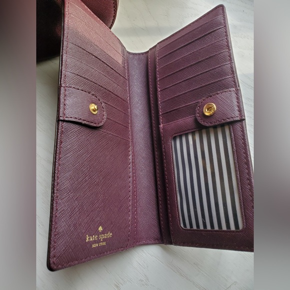 ❌ SOLD ❌ Kate Spade Byrdie Plum Cameron Street crossbody purse w matching wallet - Picture 4 of 4